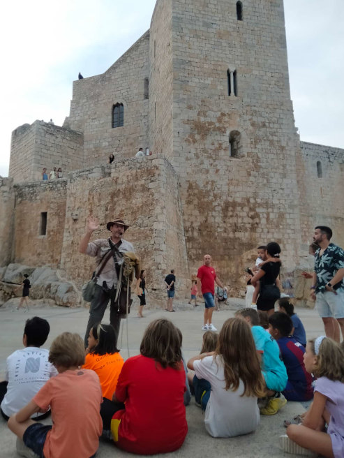 Visitas guiadas de Indiana Jones para colegios en Peñíscola